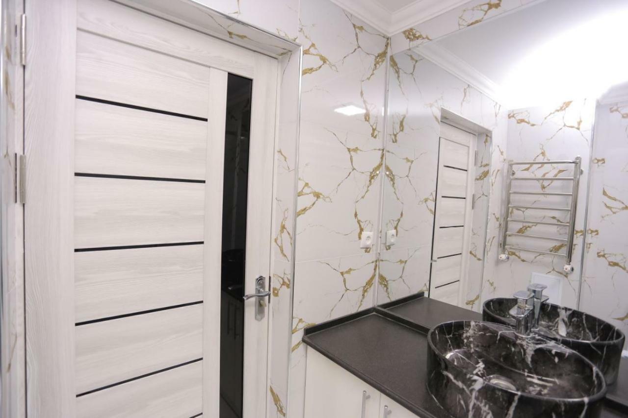 Luxury 2 Bedrooms Apartment Walking Distance From Gur-Emir Samarkand Luaran gambar